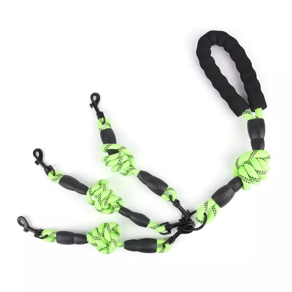 New dog leash for medium and large dogs Multifunctional one-to-three dog leash reflective pet leash